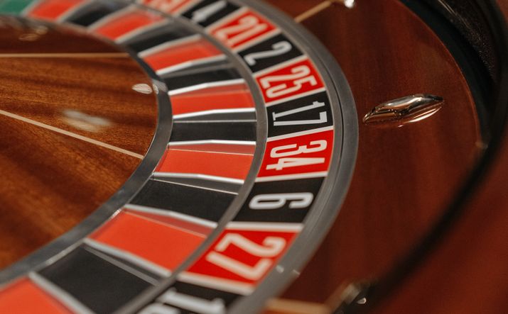Online Casino: Spielautomaten und Live-Spiele im Überblick