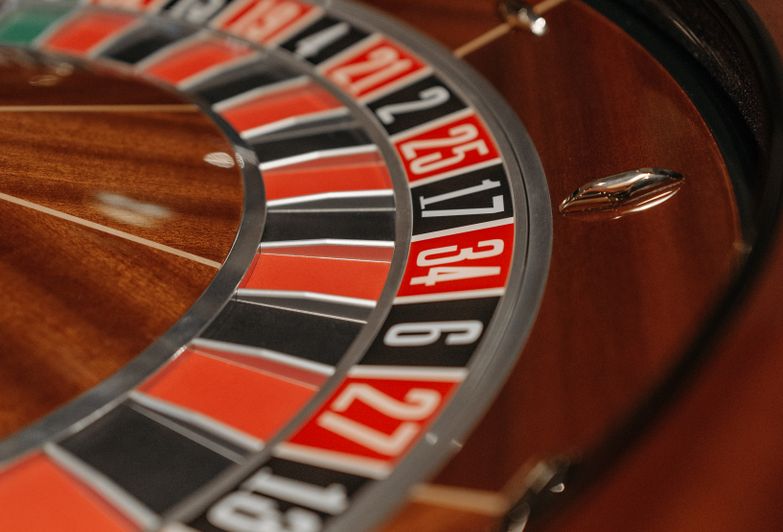 Online Casino: Spielautomaten und Live-Spiele im Überblick