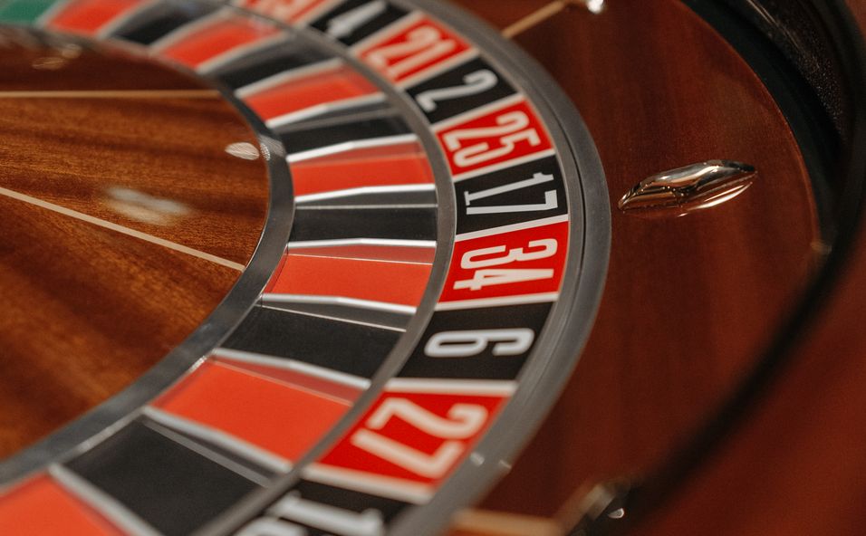 Online Casino: Spielautomaten und Live-Spiele im Überblick
