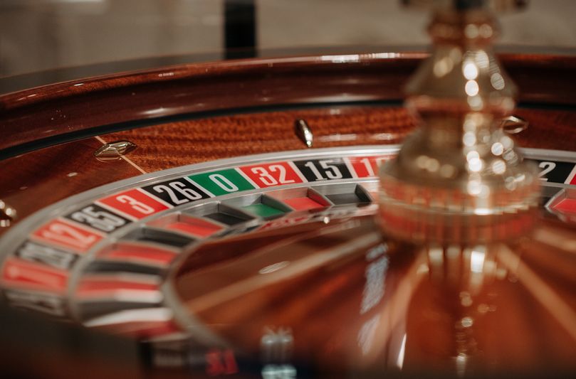 Online Casino: Spielautomaten und Live-Spiele im Überblick