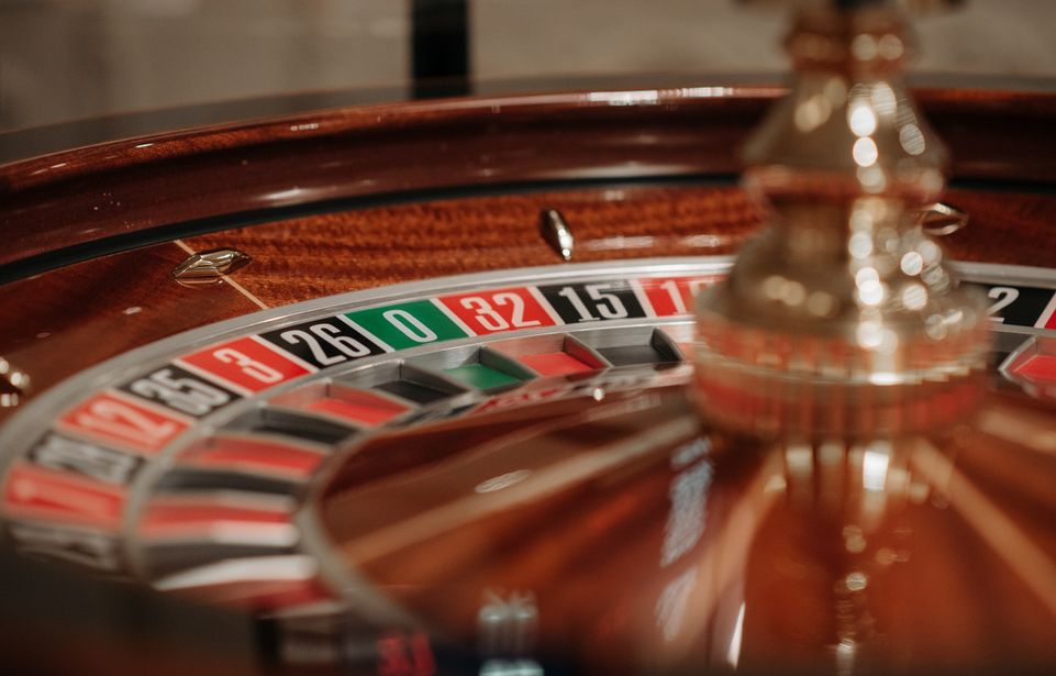 Online Casino: Spielautomaten und Live-Spiele im Überblick