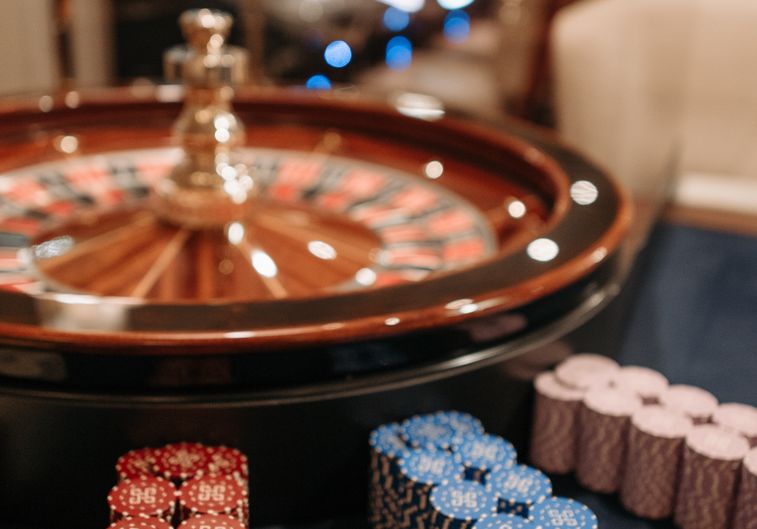 Online Casino: Spielautomaten und Live-Spiele im Überblick