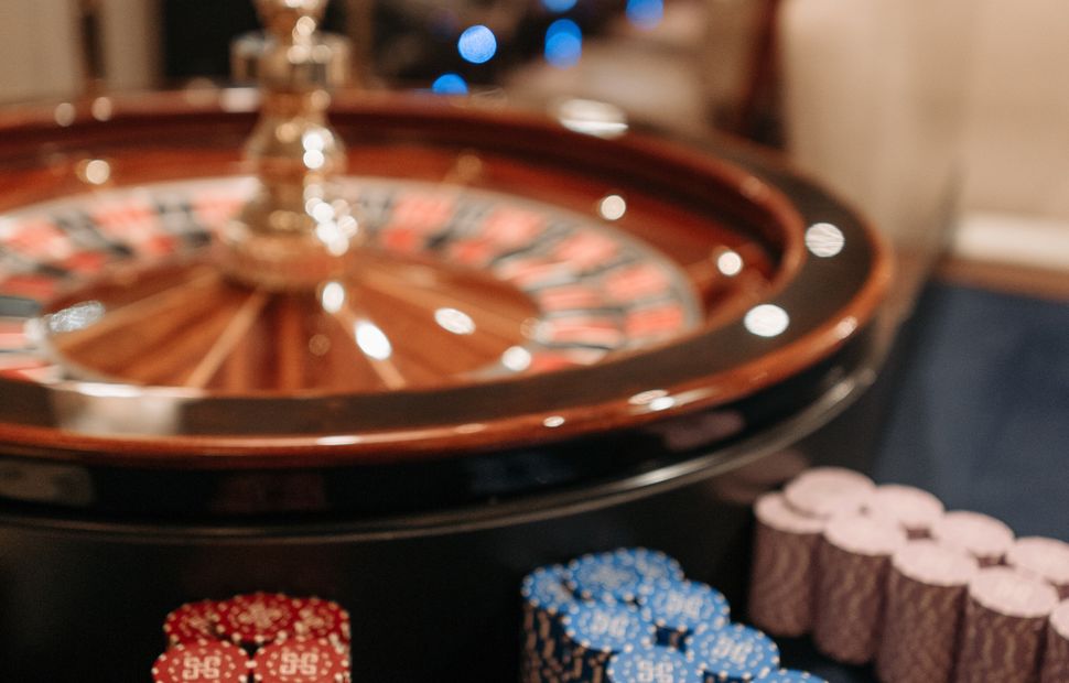 Online Casino: Spielautomaten und Live-Spiele im Überblick