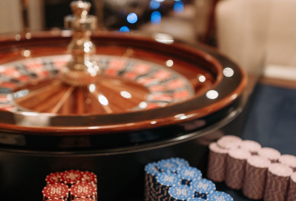 Online Casino: Spielautomaten und Live-Spiele im Überblick
