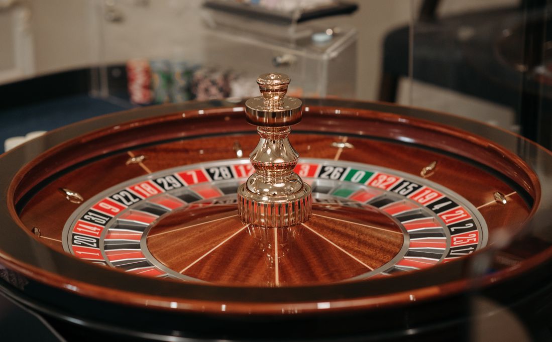 Online Casino: Spielautomaten und Live-Spiele im Überblick