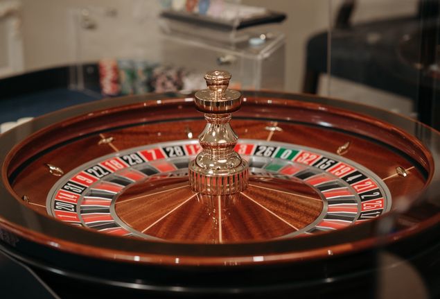 Online Casino: Spielautomaten und Live-Spiele im Überblick