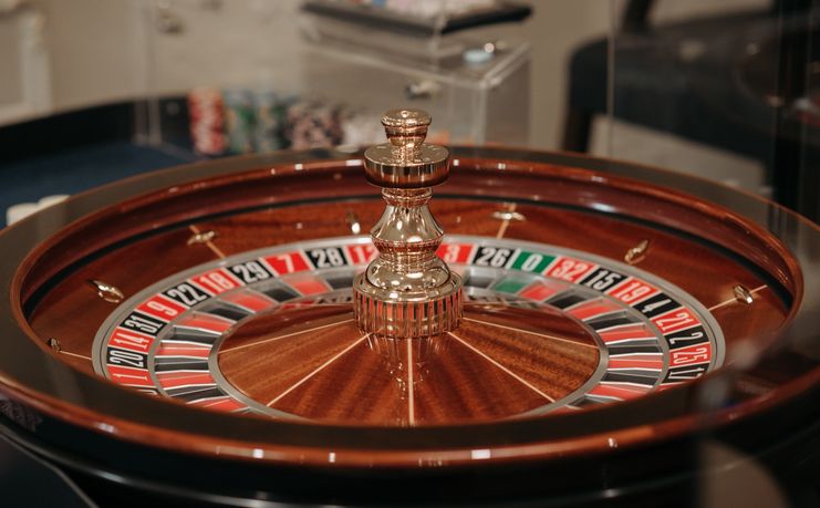 Online Casino: Spielautomaten und Live-Spiele im Überblick
