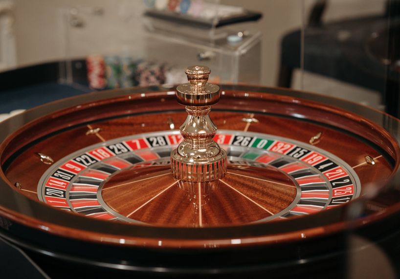 Online Casino: Spielautomaten und Live-Spiele im Überblick