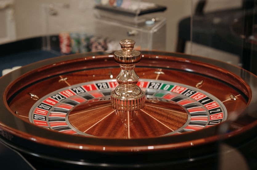 Online Casino: Spielautomaten und Live-Spiele im Überblick