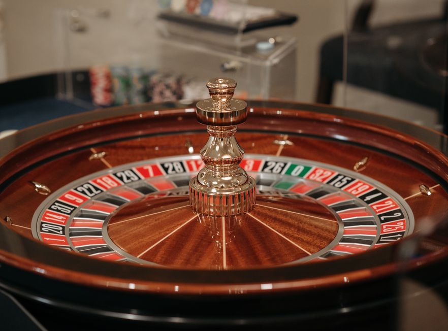 Online Casino: Spielautomaten und Live-Spiele im Überblick
