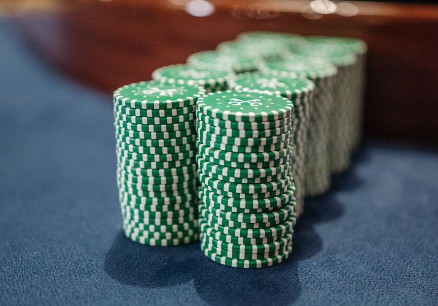 Online Casino: Spielautomaten und Live-Spiele im Überblick