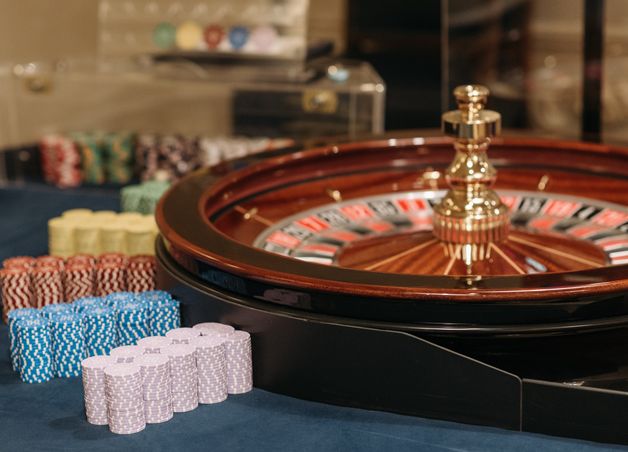Online Casino: Spielautomaten und Live-Spiele im Überblick