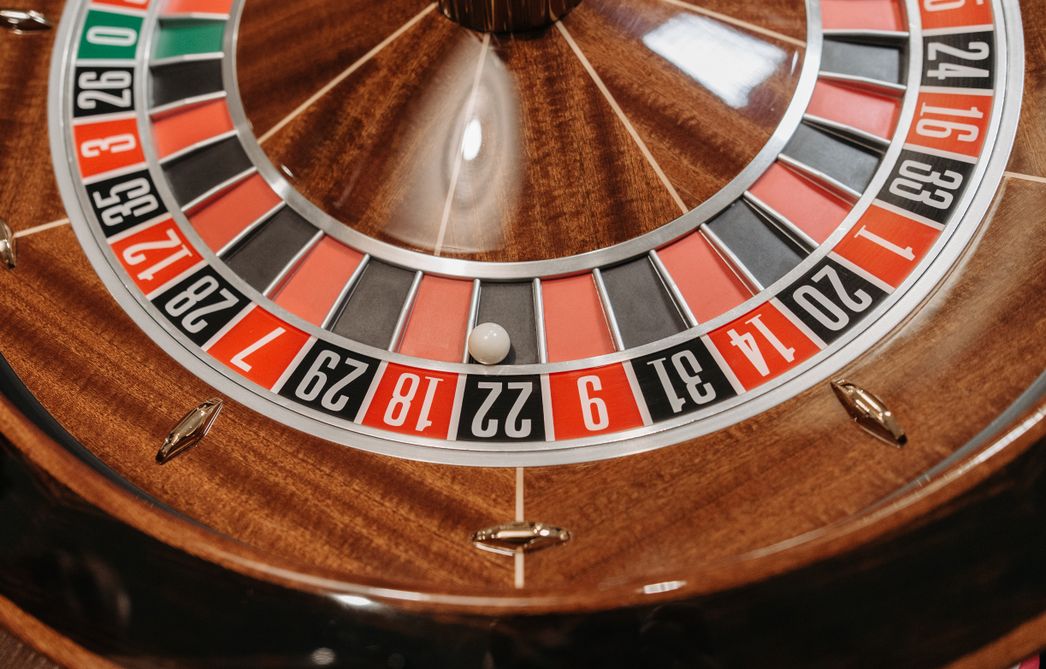 Online Casino: Spielautomaten und Live-Spiele im Überblick