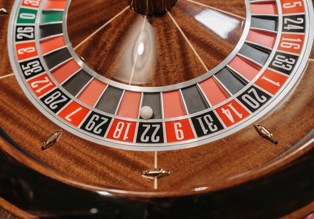 Online Casino: Spielautomaten und Live-Spiele im Überblick