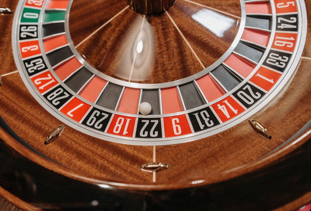 Online Casino: Spielautomaten und Live-Spiele im Überblick