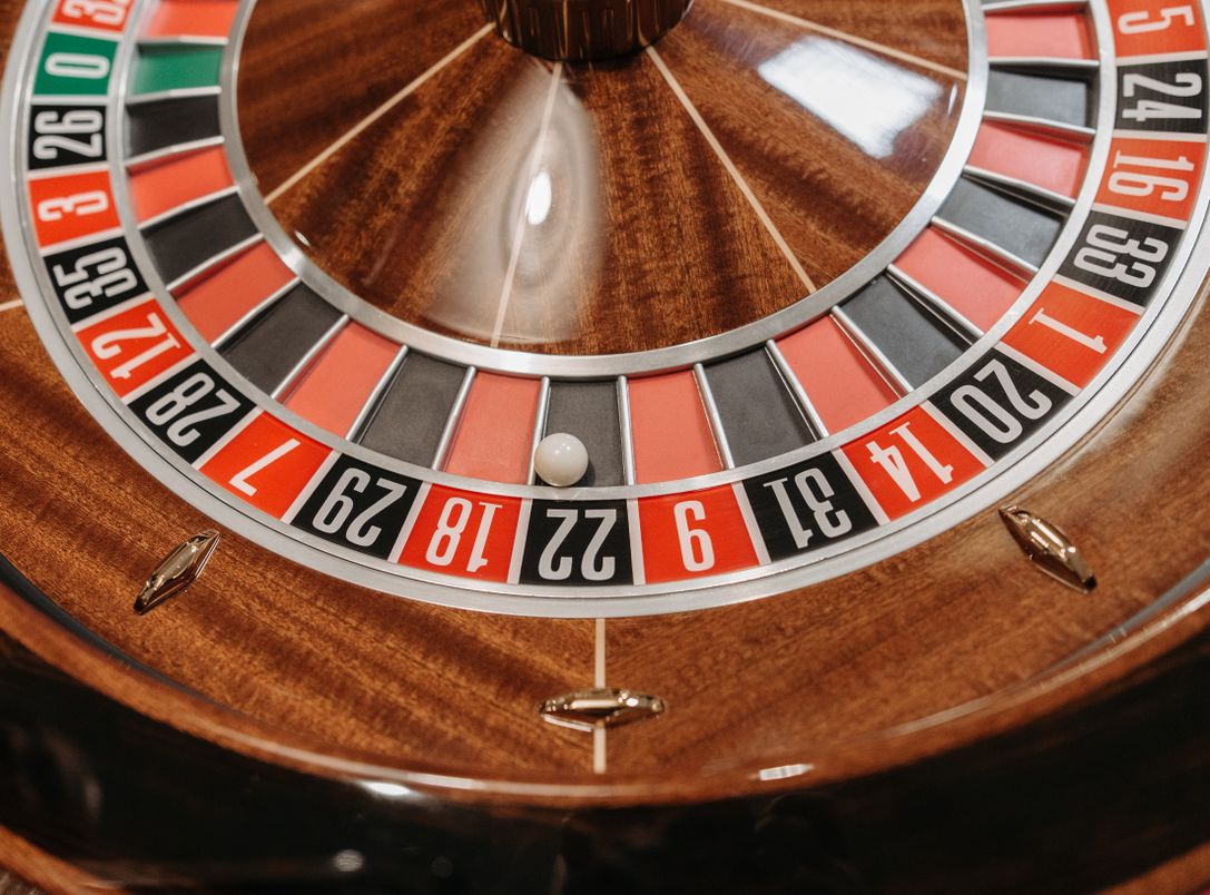 Online Casino: Spielautomaten und Live-Spiele im Überblick