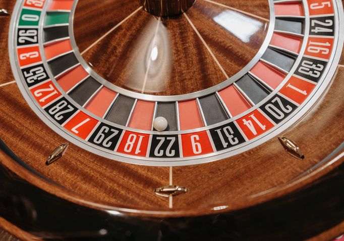 Online Casino: Spielautomaten und Live-Spiele im Überblick