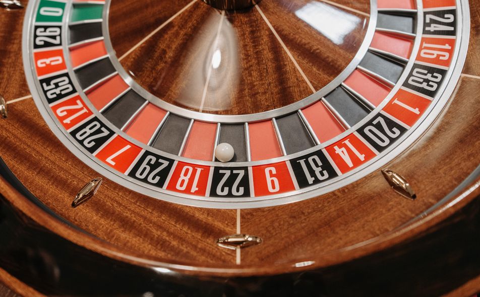 Online Casino: Spielautomaten und Live-Spiele im Überblick