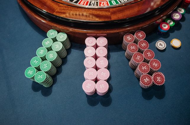 Online Casino: Spielautomaten und Live-Spiele im Überblick