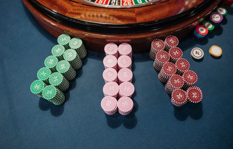 Online Casino: Spielautomaten und Live-Spiele im Überblick