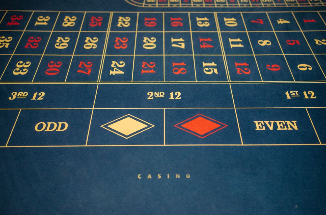 Online Casino: Spielautomaten und Live-Spiele im Überblick