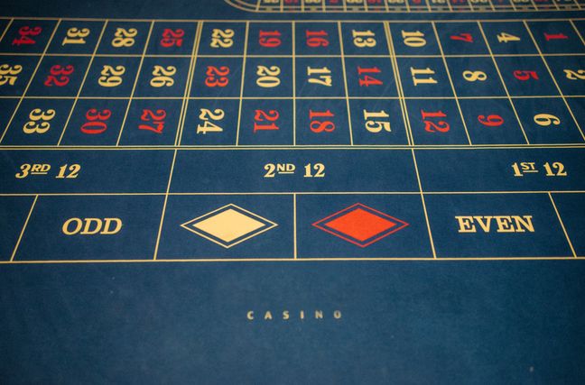 Online Casino: Spielautomaten und Live-Spiele im Überblick