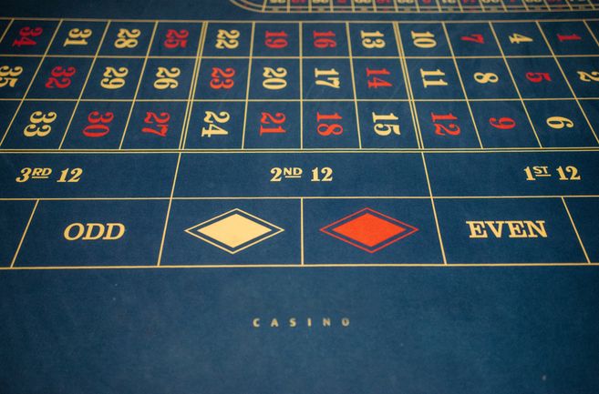 Online Casino: Spielautomaten und Live-Spiele im Überblick