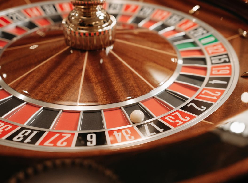 Online Casino: Spielautomaten und Live-Spiele im Überblick