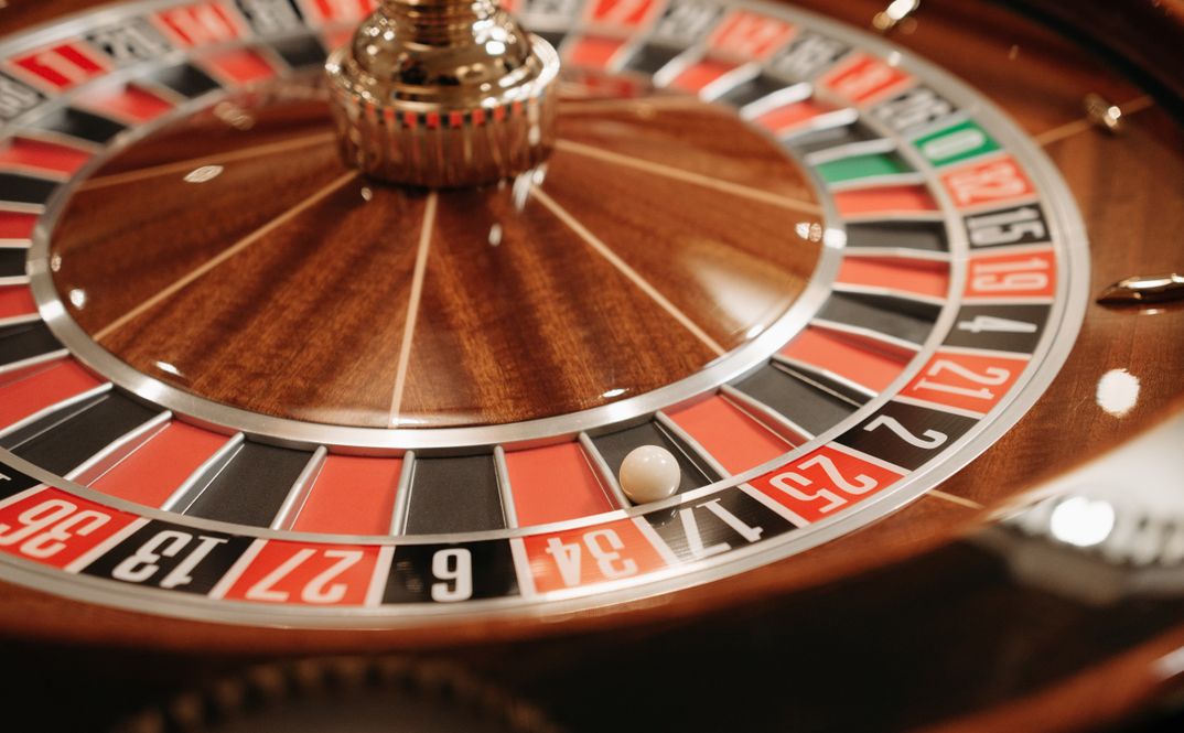 Online Casino: Spielautomaten und Live-Spiele im Überblick