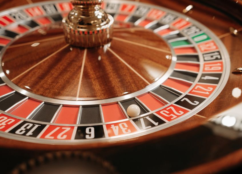 Online Casino: Spielautomaten und Live-Spiele im Überblick