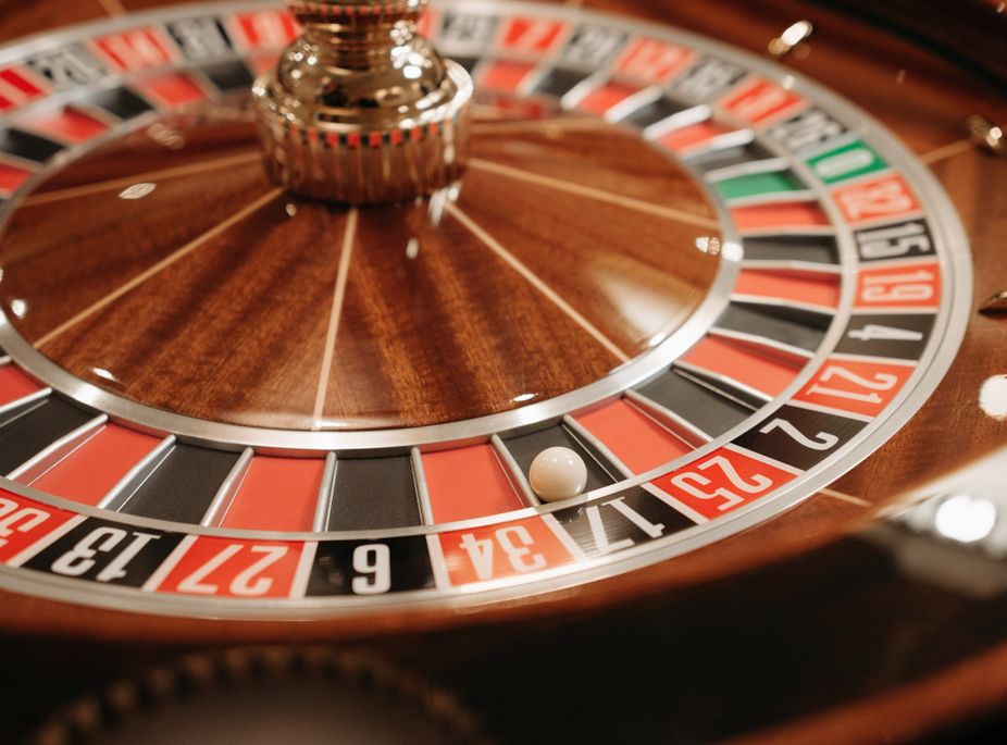 Online Casino: Spielautomaten und Live-Spiele im Überblick