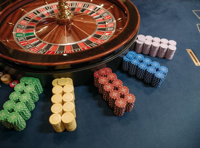 Online Casino: Spielautomaten und Live-Spiele im Überblick