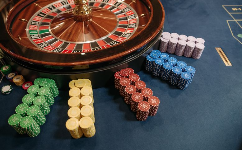 Online Casino: Spielautomaten und Live-Spiele im Überblick