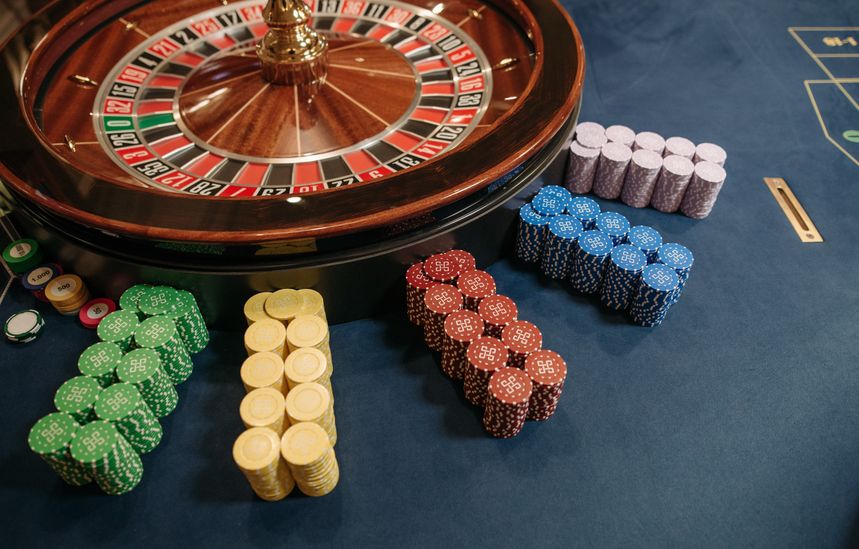 Online Casino: Spielautomaten und Live-Spiele im Überblick
