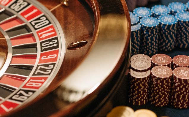 Online Casino: Spielautomaten und Live-Spiele im Überblick