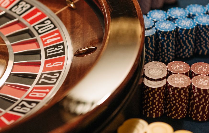 Online Casino: Spielautomaten und Live-Spiele im Überblick