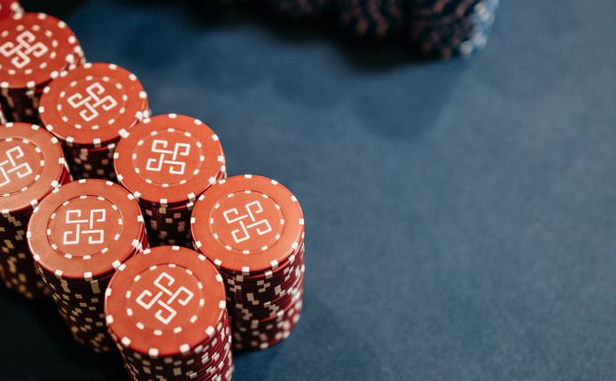 Online Casino: Spielautomaten und Live-Spiele im Überblick