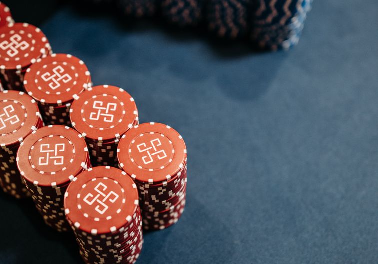 Online Casino: Spielautomaten und Live-Spiele im Überblick