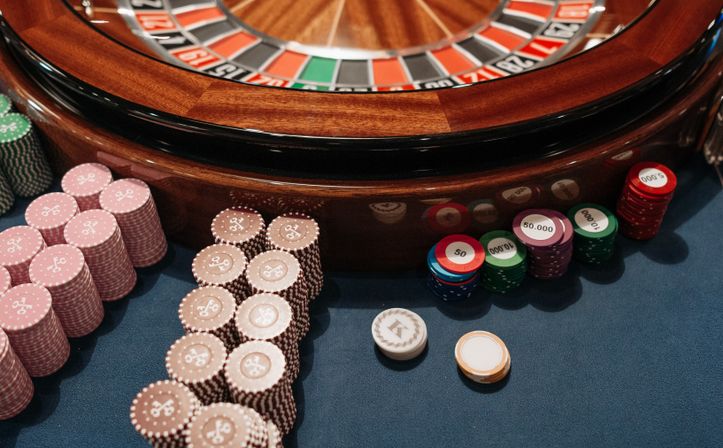 Online Casino: Spielautomaten und Live-Spiele im Überblick