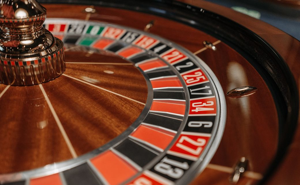 Online Casino: Spielautomaten und Live-Spiele im Überblick
