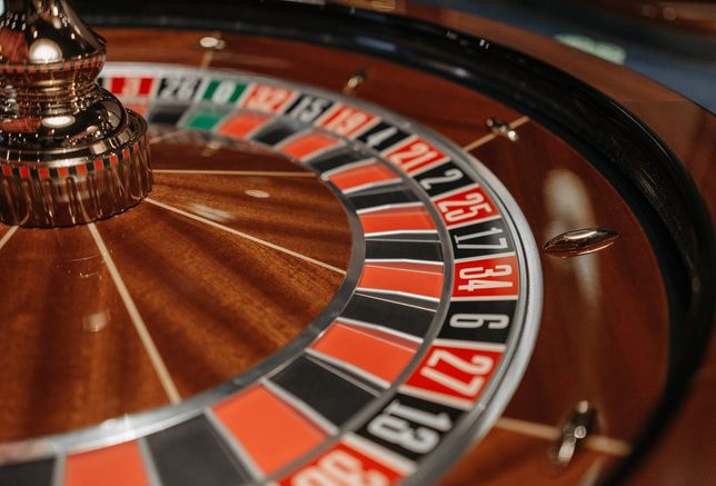 Online Casino: Spielautomaten und Live-Spiele im Überblick