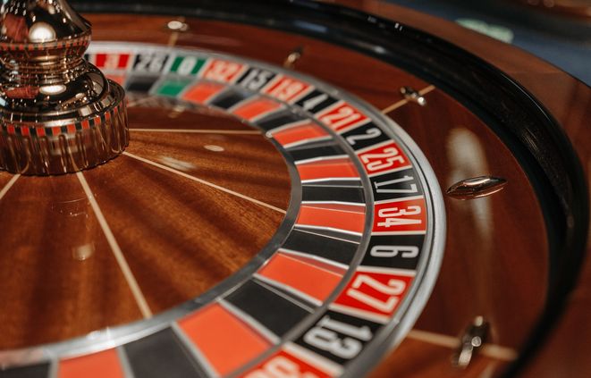 Online Casino: Spielautomaten und Live-Spiele im Überblick