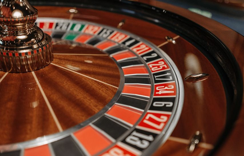 Online Casino: Spielautomaten und Live-Spiele im Überblick