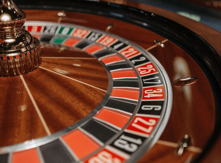 Online Casino: Spielautomaten und Live-Spiele im Überblick