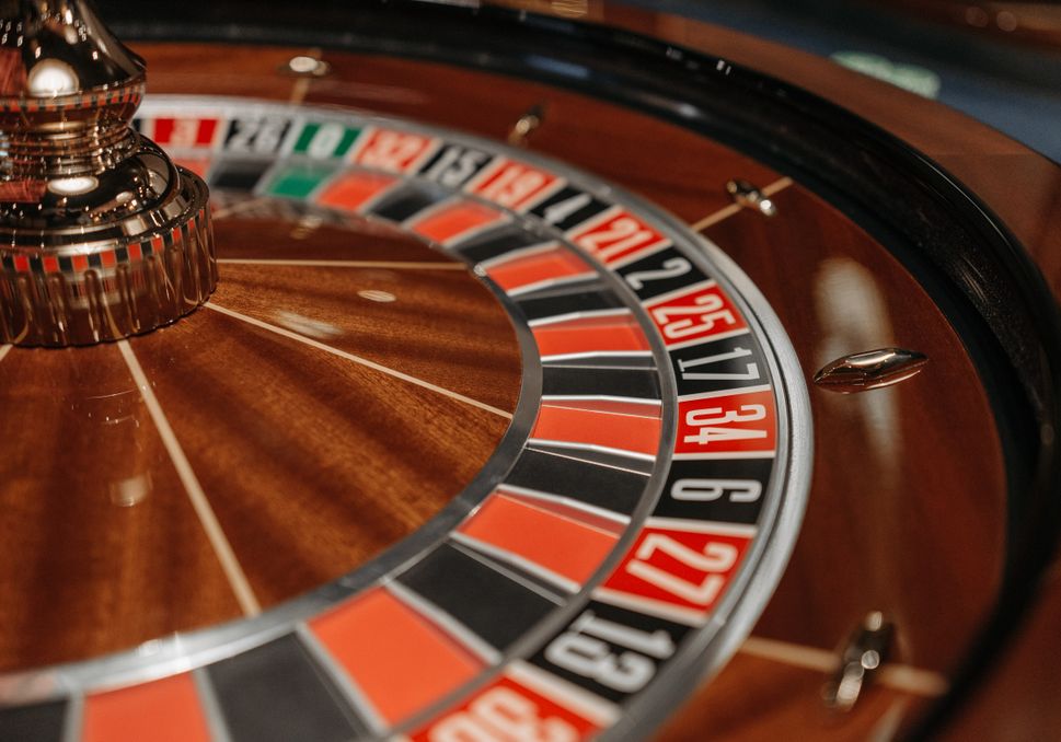 Online Casino: Spielautomaten und Live-Spiele im Überblick