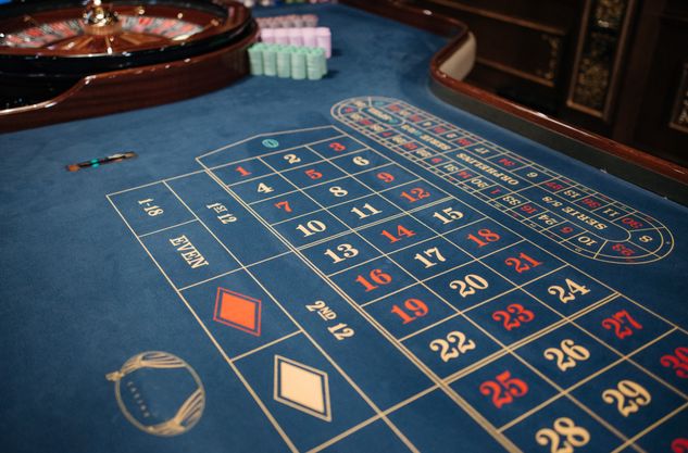 Online Casino: Spielautomaten und Live-Spiele im Überblick