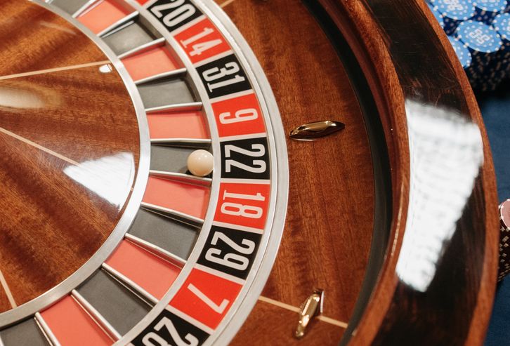 Online Casino: Spielautomaten und Live-Spiele im Überblick