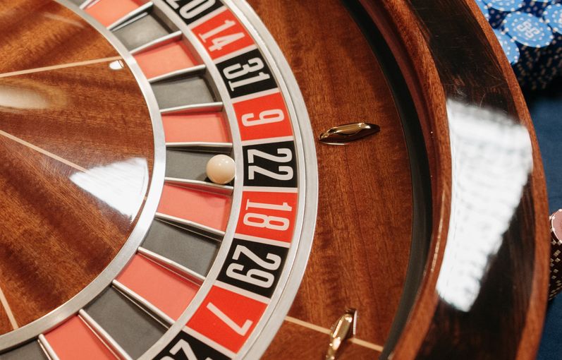 Online Casino: Spielautomaten und Live-Spiele im Überblick