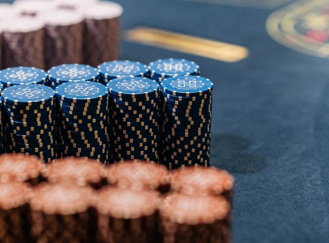 Online Casino: Spielautomaten und Live-Spiele im Überblick