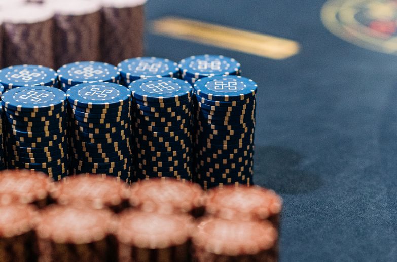 Online Casino: Spielautomaten und Live-Spiele im Überblick